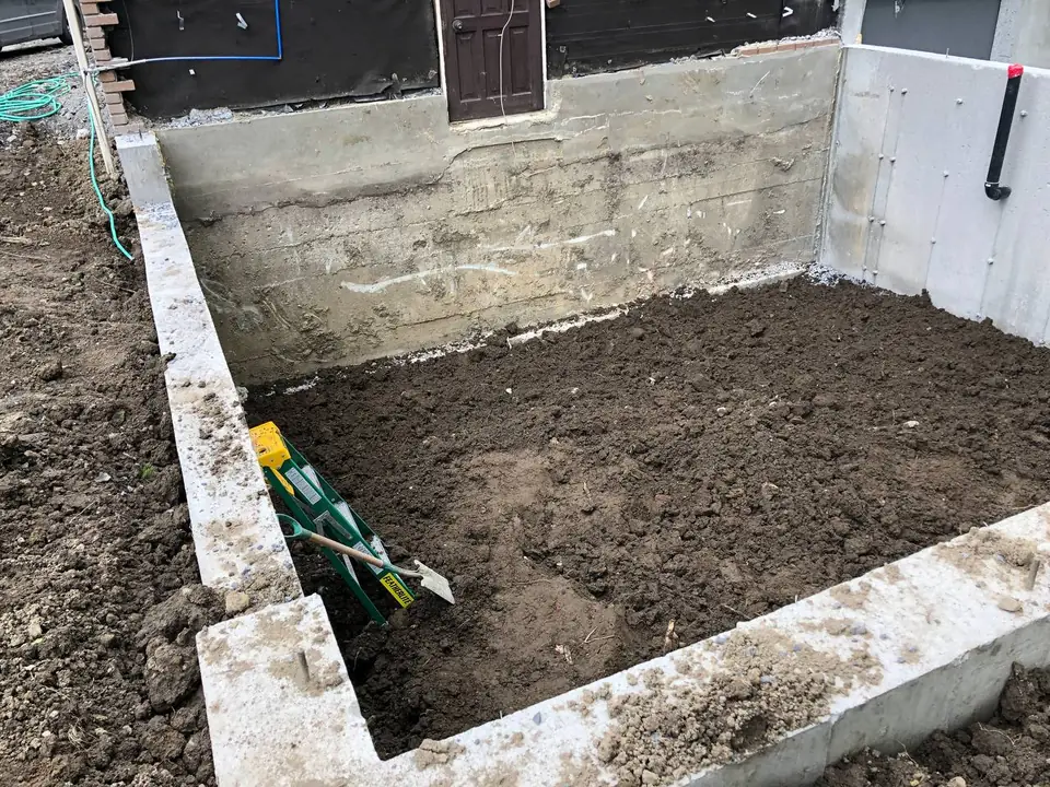 Foundation Wall — photo 13